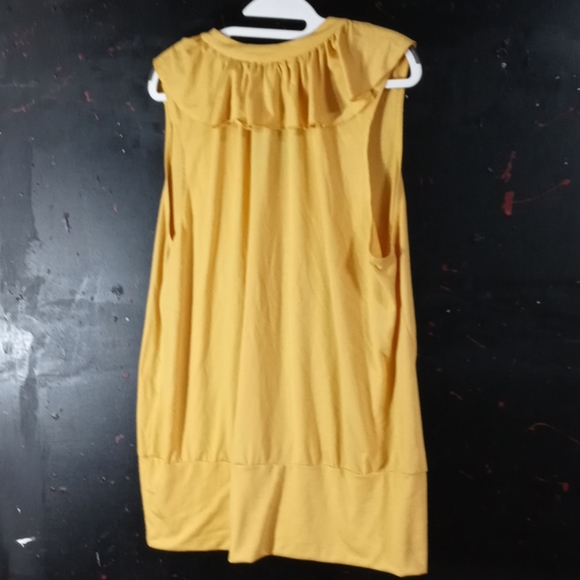 Cute yellow tank - Picture 6 of 6